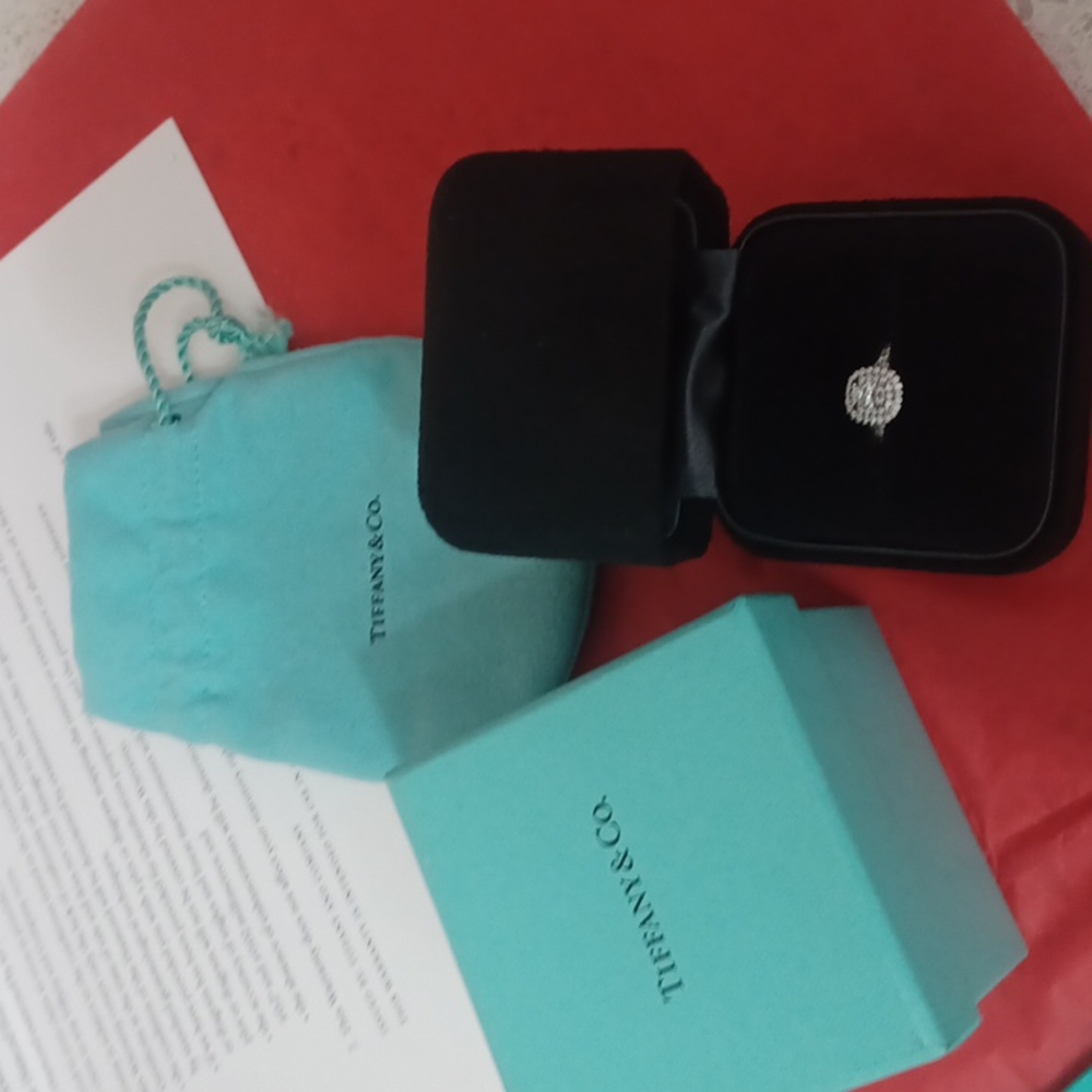 Tiffany soleste cushion cut diamond ring - Picture 6 of 8